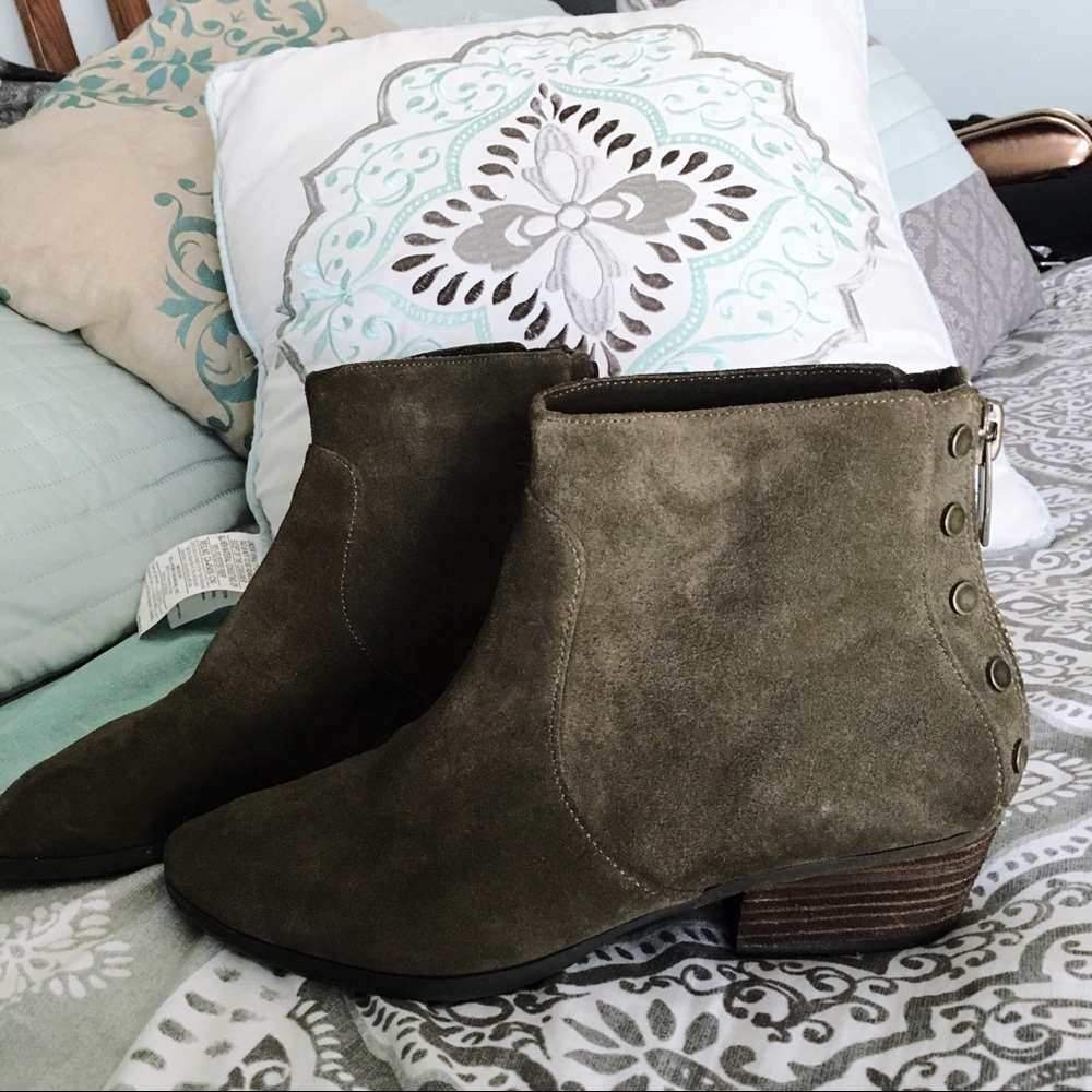 Suede Olive Green Vince Camuto ankle booties